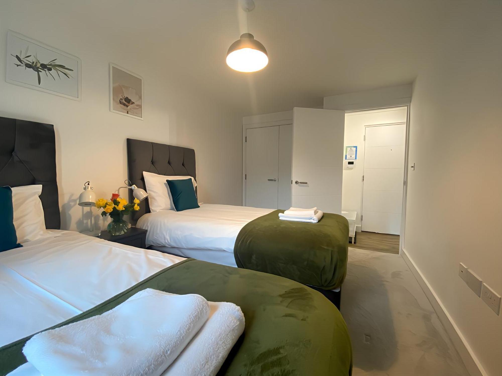 Cambridge Stays Riverside Apart Hotel With 2Br Flats At The City Centre-Parking-Balcony CBG Exterior foto